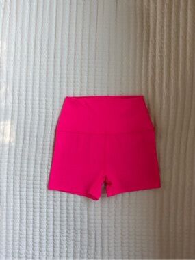 Beyond Yoga High-Waist Hot Pink Bike Shorts 3”